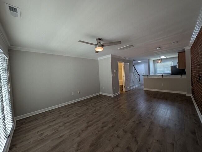 Building Photo - Cozy condo located in the Williamsburg on Commonwealth community minutes from Plaza Midwood!