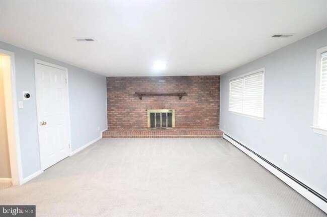 Building Photo - 4401 Jackson Pl