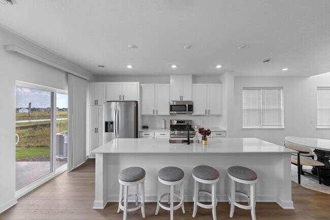 Building Photo - 985 Annagaire Curv