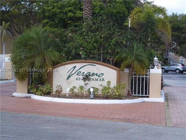 Building Photo - 2240 SW 81st Ave