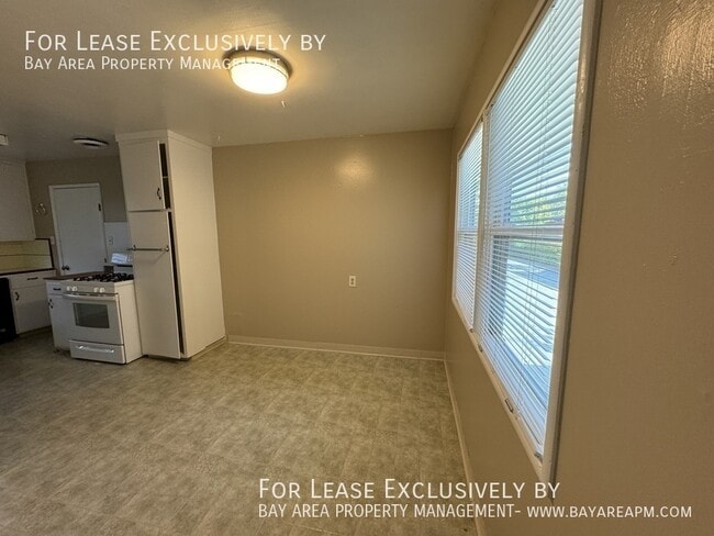 Building Photo - 330 Orchard Ave