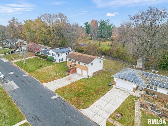 Building Photo - 6822 N Kimberly Dr