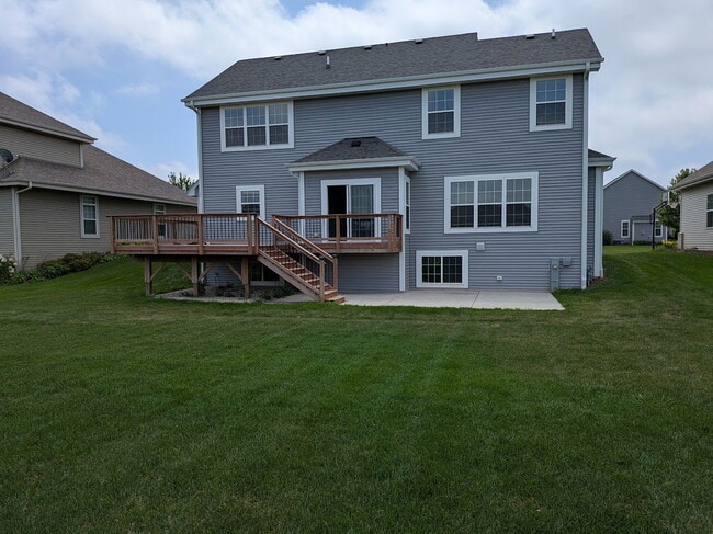 Building Photo - 1520 Foxwood Pass