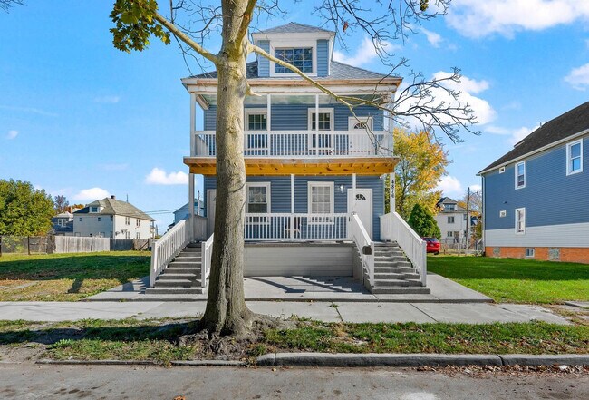 Building Photo - 4878 Tarnow St