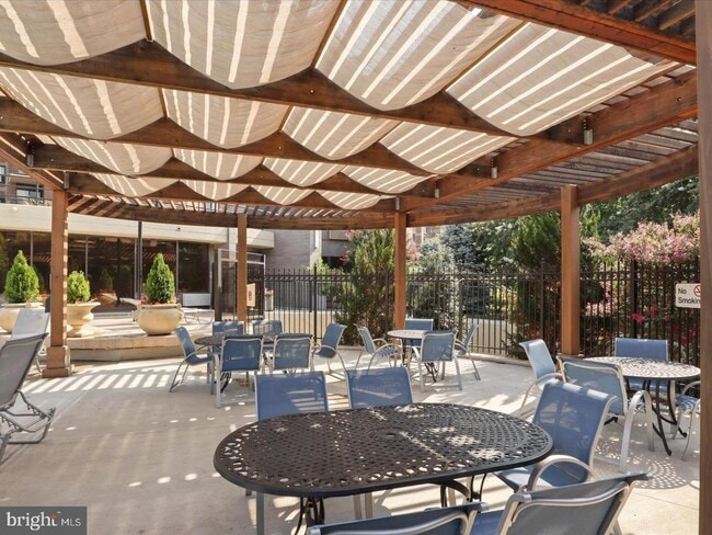 Building Photo - 8350 Greensboro Dr