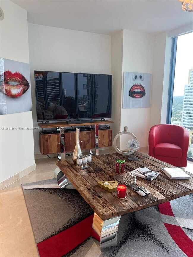 Building Photo - 333 Las Olas Way