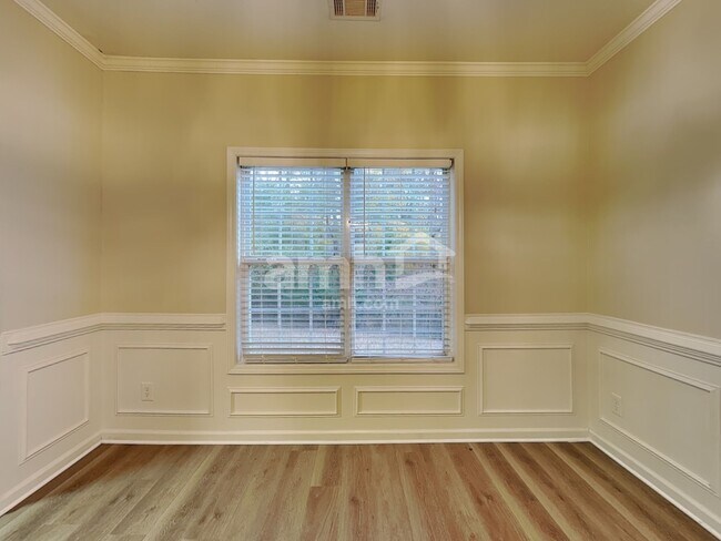 Building Photo - 1054 Falls Brooke Dr