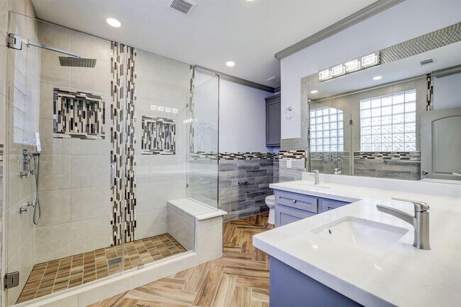 Building Photo - 12903 Figaro Dr