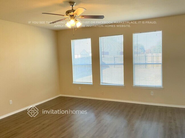 Building Photo - 1000 Pebblecreek Dr