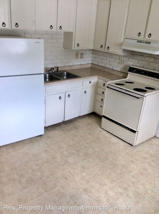 Building Photo - 3 br, 1 bath House - 236 Woodview Avenue