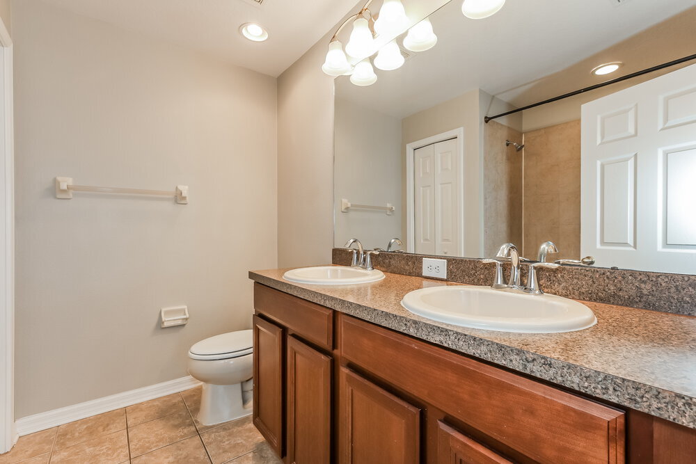 Building Photo - 10307 Granada Green Ct