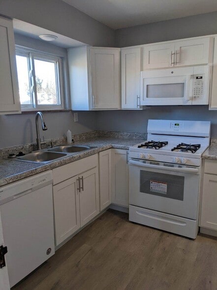 Building Photo - 4131 Oakwood Ave