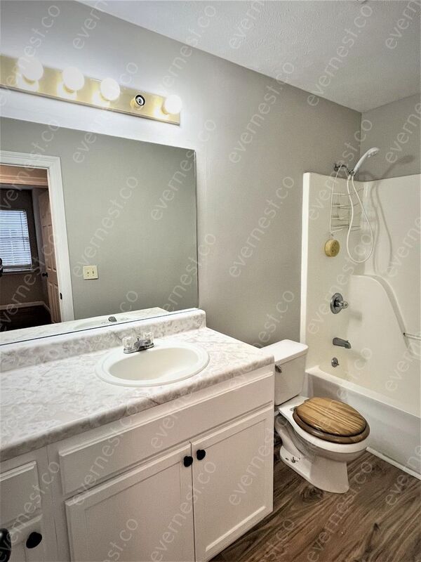 Building Photo - 238 Village Cove