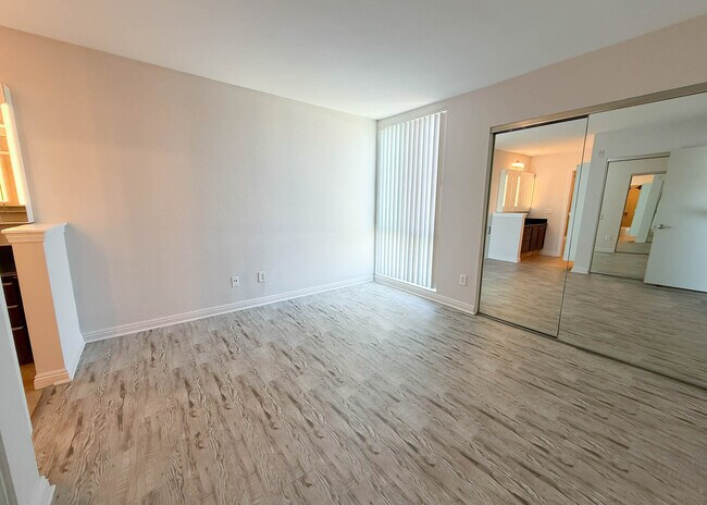 Building Photo - 4860 Rolando Ct