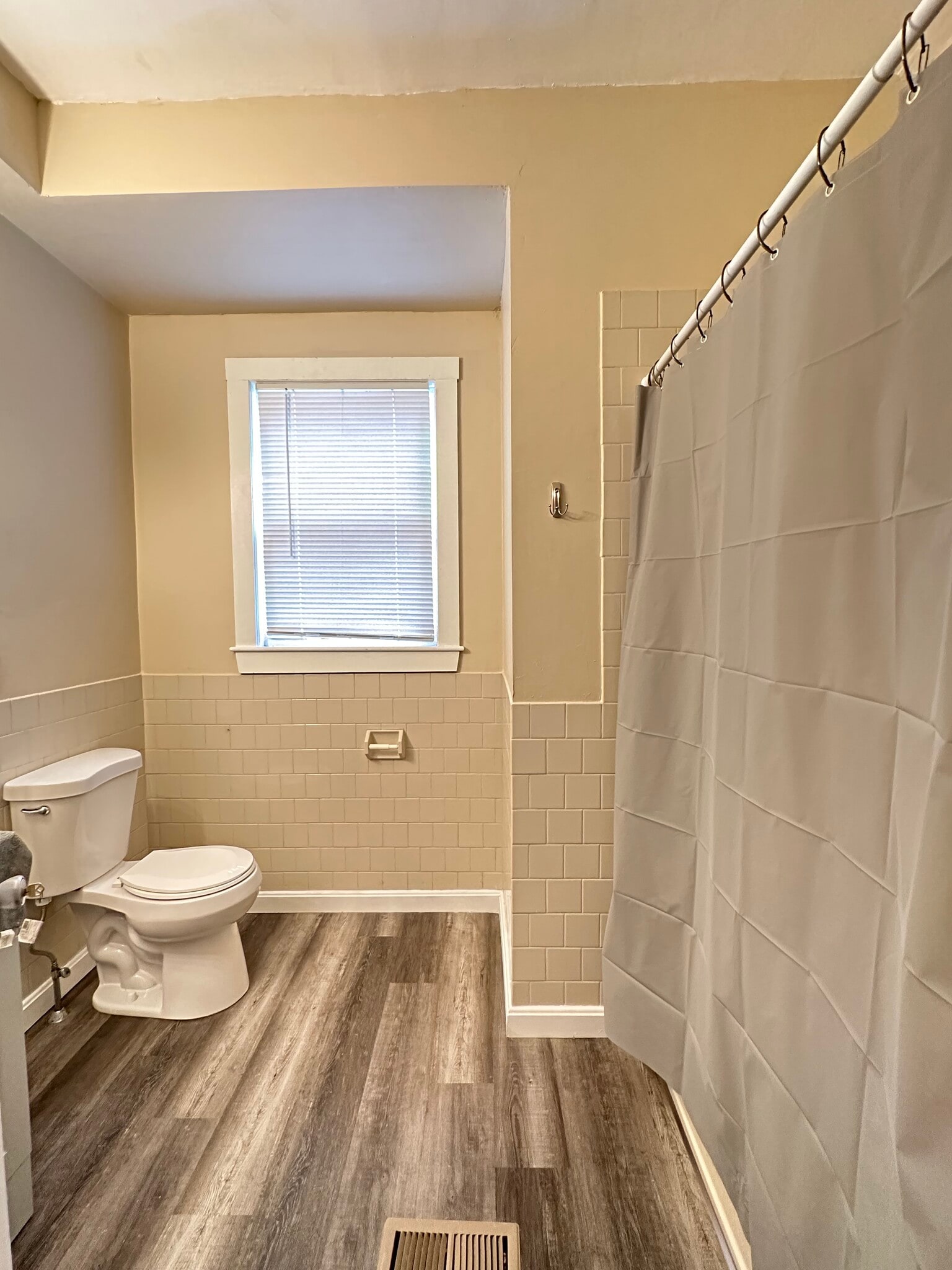 Building Photo - 3243 Washington St