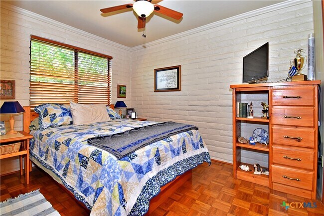 Building Photo - 4513 Center Point Rd