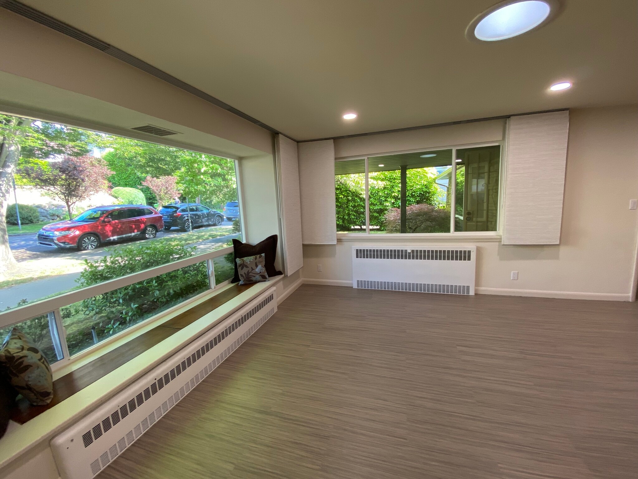 Living room with window seat - 2733 Franklin Ave E