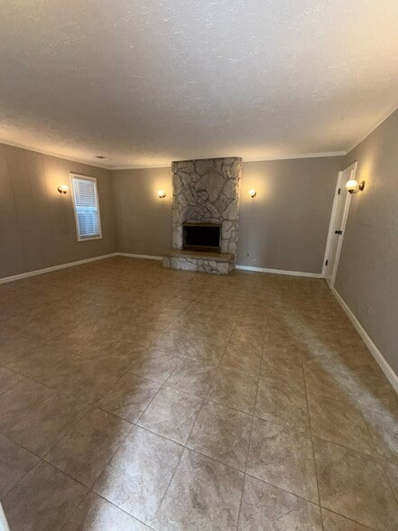 Building Photo - 219 W California Ave