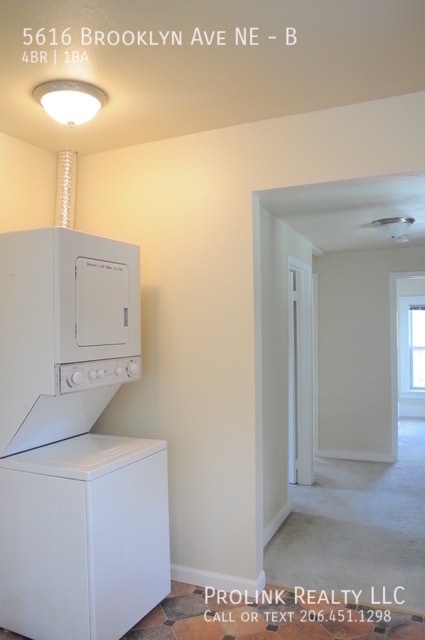 Building Photo - 5616 Brooklyn Ave NE