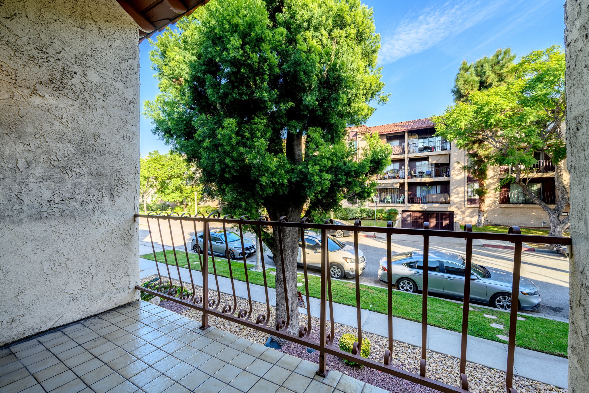 Building Photo - 323 N Jackson St