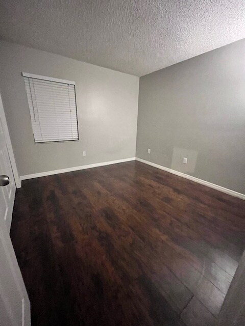 Building Photo - Beautiful Like New Home For Rent in Brandon!