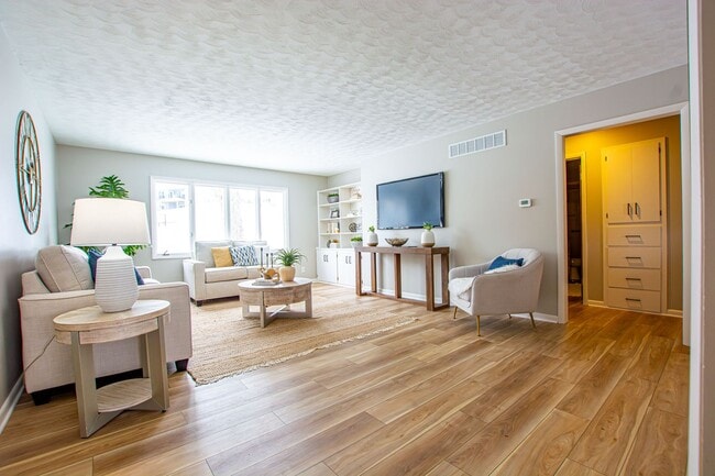 Building Photo - Beautifully Renovated with Lots of Space! 3 Bedroom / 2 Bath Ranch in Blair!