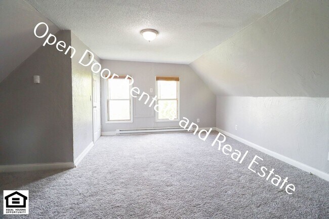 Building Photo - 109 S State St