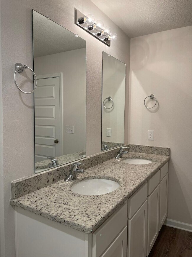 Building Photo - 3994 Whitetail Ln
