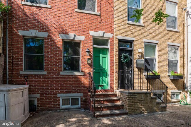 Building Photo - 1713 Christian St