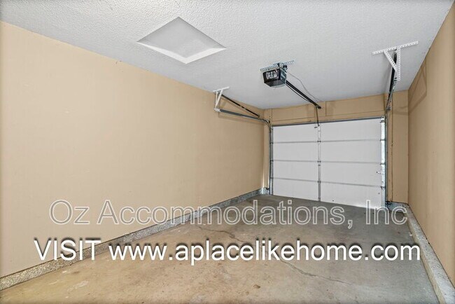 Building Photo - 803 SW Imperial Ln