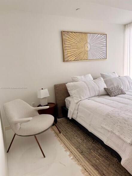 Building Photo - 300 Biscayne Boulevard Way