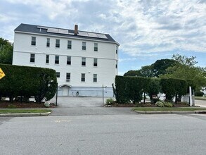 Building Photo - 327 Hamilton St
