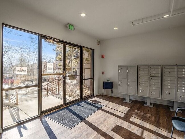 Building Photo - 557 Oppenheimer Dr