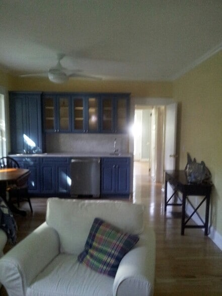 Primary Photo - 191 Nassau Rd