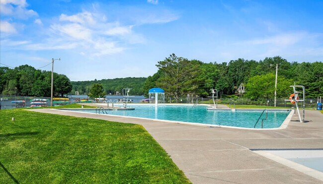 Building Photo - 223 Paxinos Dr