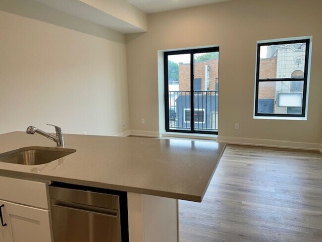 Interior Photo - Beautiful Studio and One Bedrooms West Grand Neighborhood