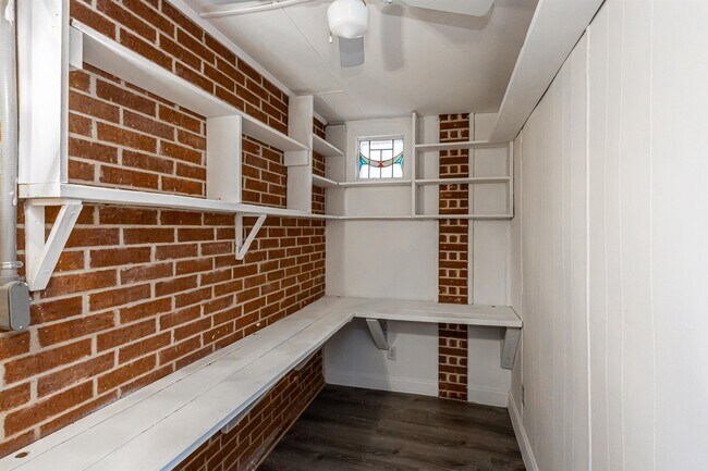 Building Photo - 1420 Corpus Christi St