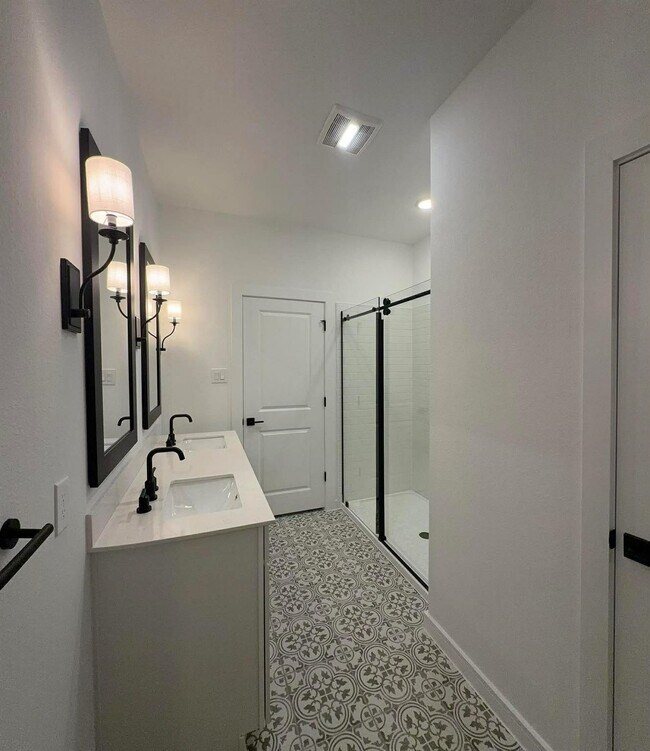 Building Photo - 4727 Bay Vista Dr