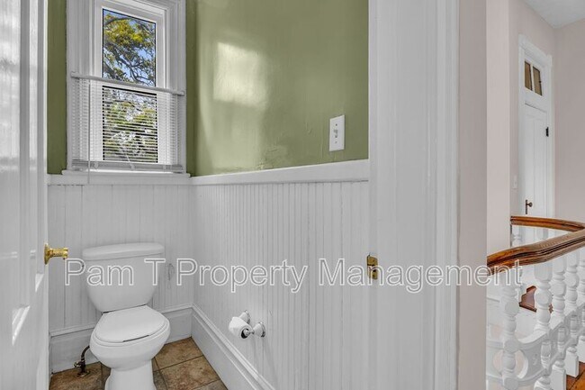 Building Photo - 201 W 37th St