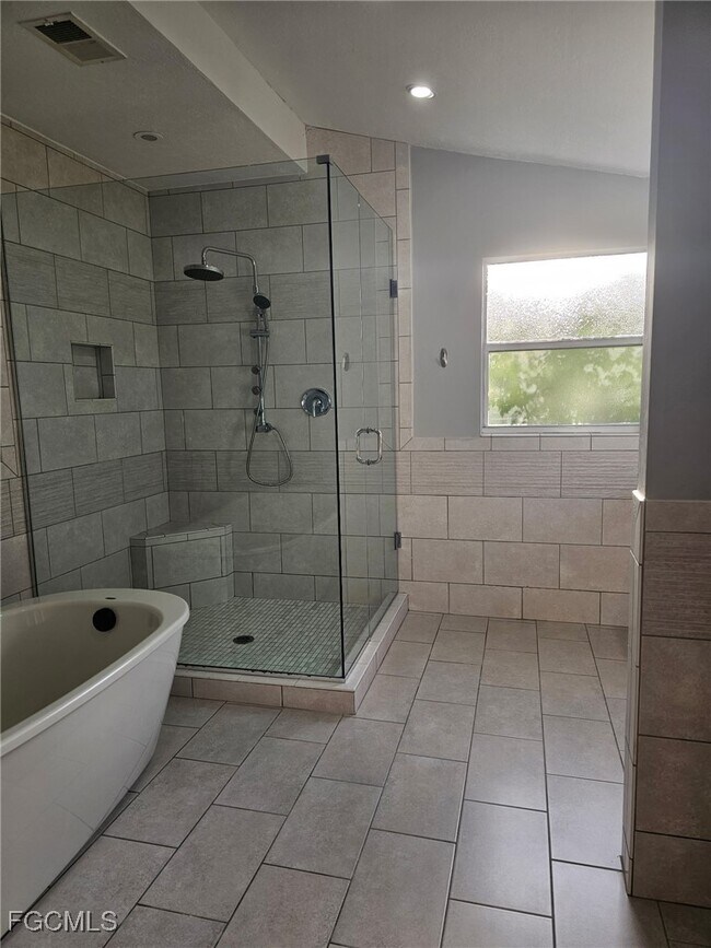 Building Photo - 3933 E River Dr