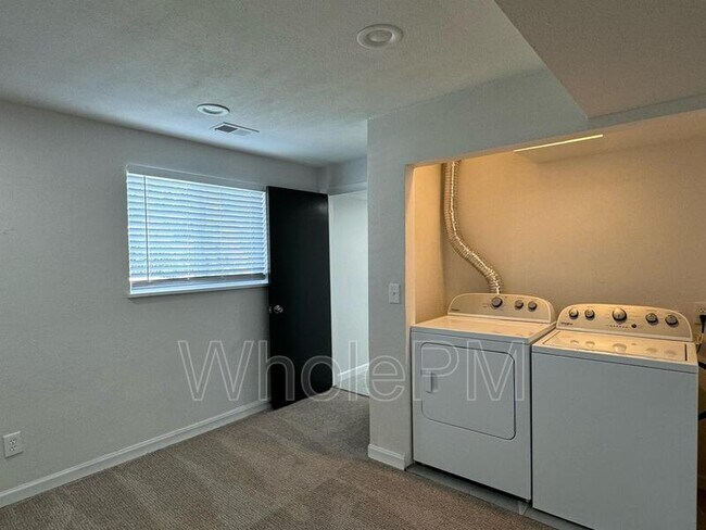 Building Photo - 7017 W 62nd Pl