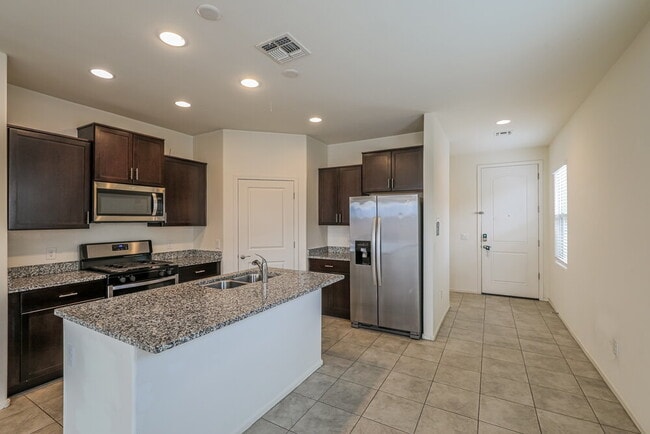 Building Photo - 11208 S Weismann Dr