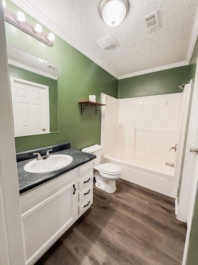 Building Photo - 106 Dolly Dr