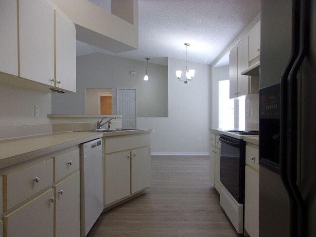 Building Photo - 4495 Abagail Dr