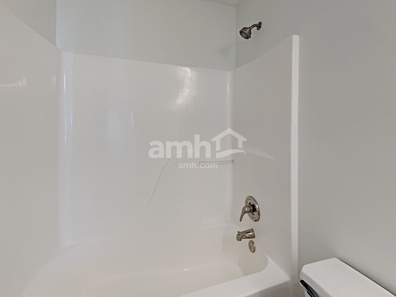 Building Photo - 2026 Oakbluff Way SW