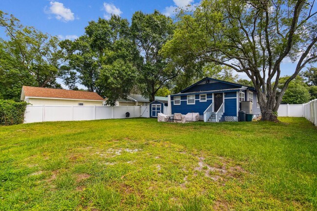 Building Photo - Riverside Heights Historic Bungalow!