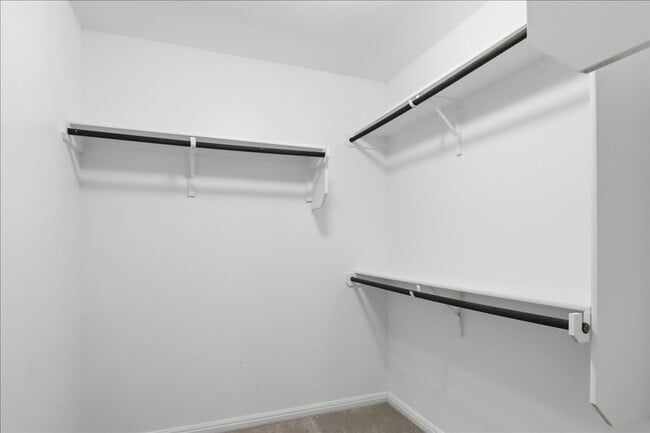 Building Photo - 532 Hereford Ln