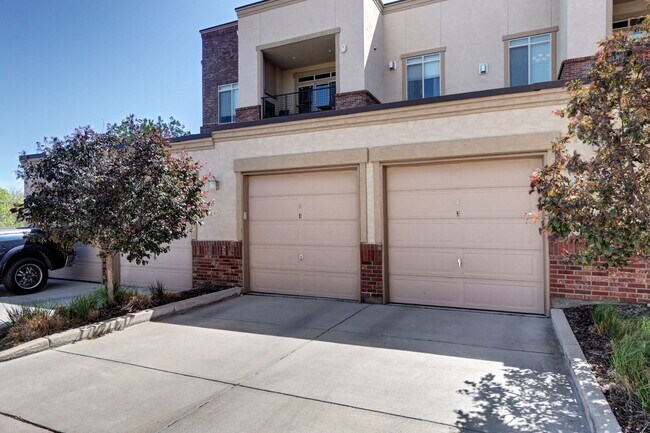 Building Photo - Private 2 bed 2 bath Condo in Inverness En...