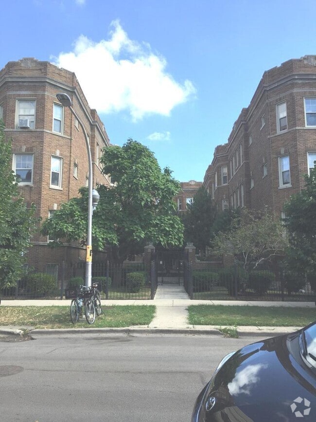Building Photo - 838 W Sunnyside Ave