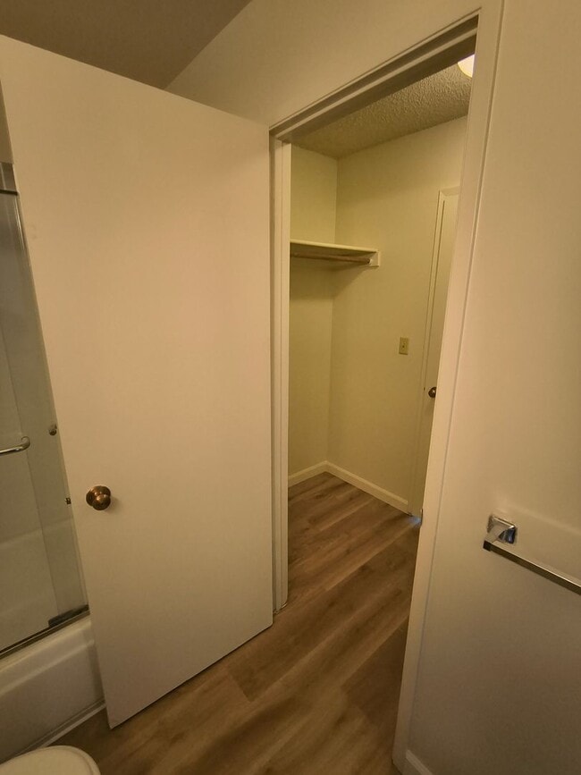 Building Photo - $500 MOVE IN SPECIAL!!! BEAUTIFUL STUDIO AVAILABLE AT WATERGATE COMMUNITY IN EMERYVILLE!!!